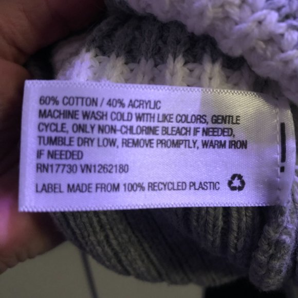 NWOT A New Day Grey & White Striped V-Neck Sweater - Size L - Picture 5 of 6